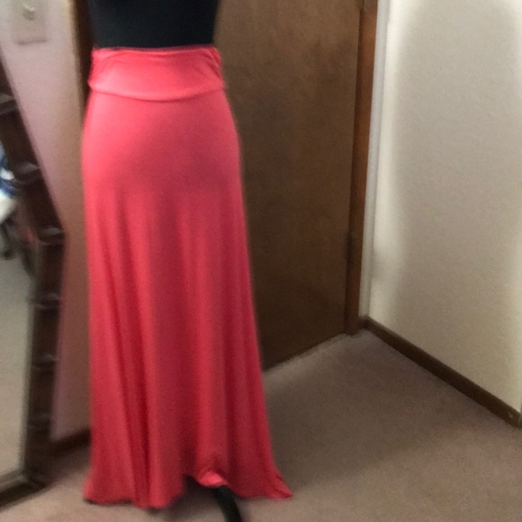 Vintage Knit Ruffle & Crochet Top & Skirt - Picture 3 of 5